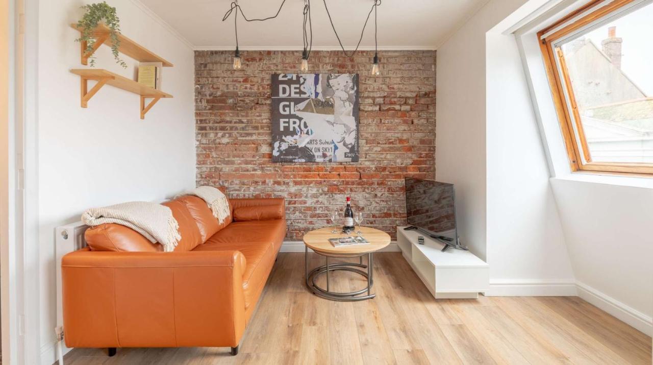 One Bed Top Floor, Brand New, Central Old Town Гастінгс Екстер'єр фото